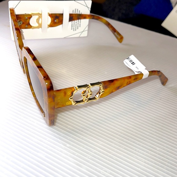 Aldo Oversized Sunglasses - Picture 5 of 6